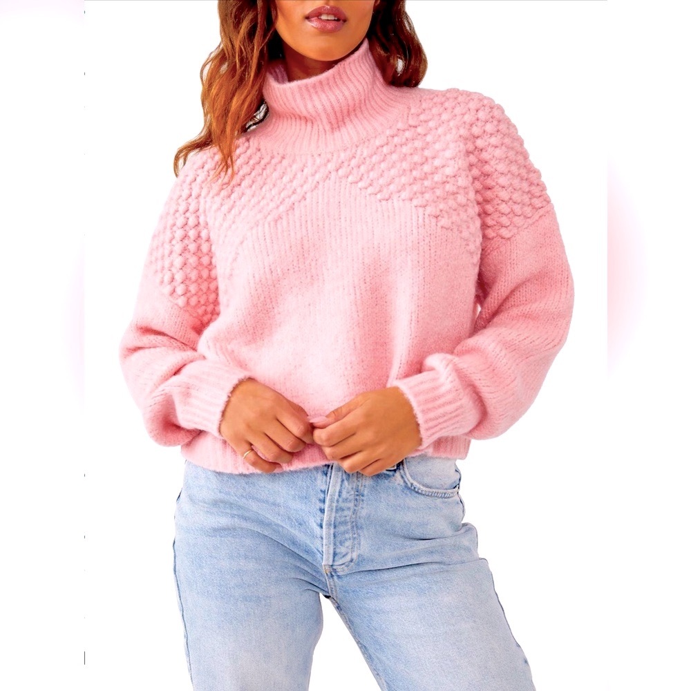 Free People Bradley Turtleneck Sweater in bubble gum pink. 💕💕